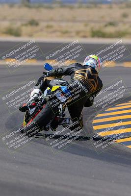 media/Oct-08-2022-SoCal Trackdays (Sat) [[1fc3beec89]]/Turn 11 Backside (1145am)/